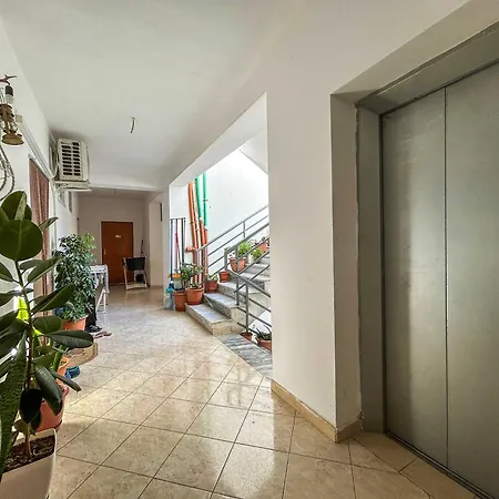 Seaview Modern 2 Bedrooms Apartment