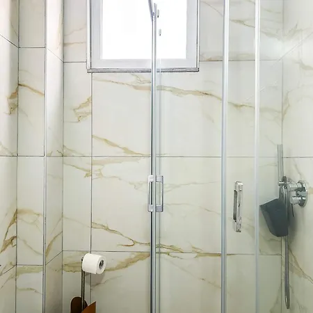 Seaview Modern 2 Bedrooms Apartment Durres