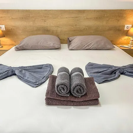Seaview Modern 2 Bedrooms