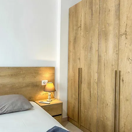 Seaview Modern 2 Bedrooms Apartment *