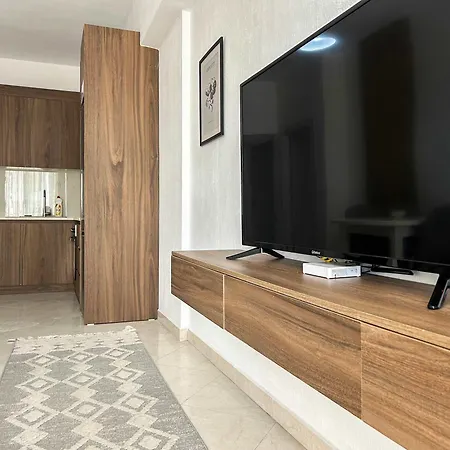 Seaview Modern 2 Bedrooms Apartment *